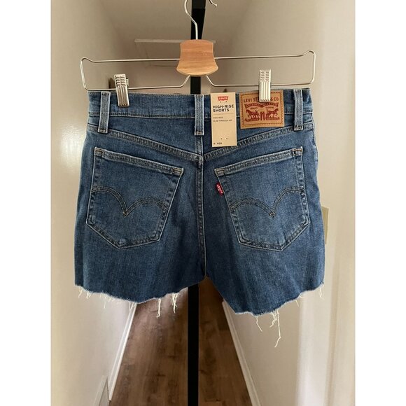 NWT Levi's Women's High-Rise Denim Shorts  Distressed Raw Hem - Picture 2 of 4